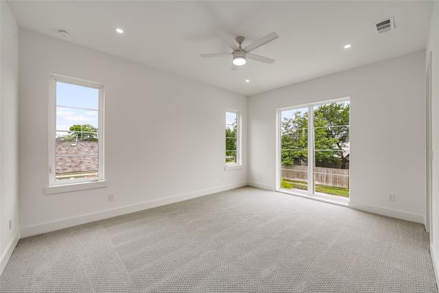 2410 N Prairie Avenue, Dallas, TX 75204