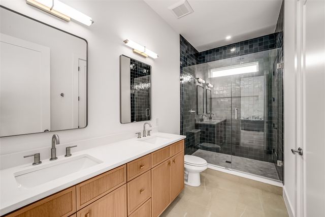 2410 N Prairie Avenue, Dallas, TX 75204