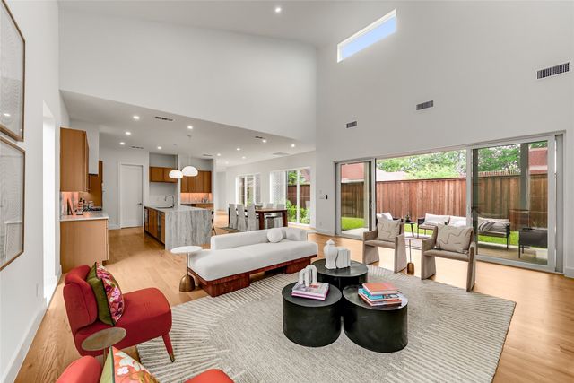 2410 N Prairie Avenue, Dallas, TX 75204