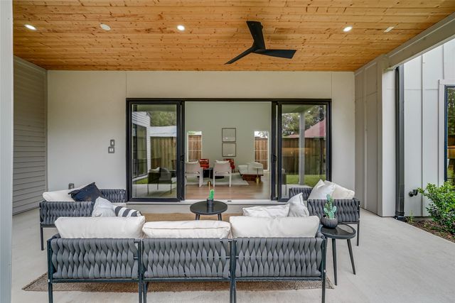 2410 N Prairie Avenue, Dallas, TX 75204