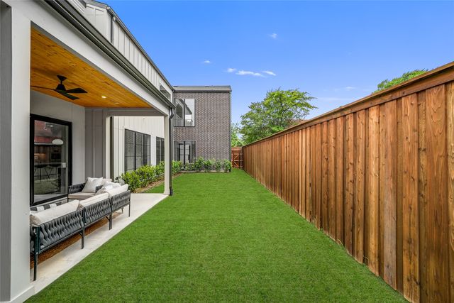 2410 N Prairie Avenue, Dallas, TX 75204