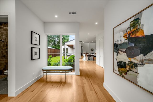 2410 N Prairie Avenue, Dallas, TX 75204