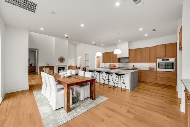 2410 N Prairie Avenue, Dallas, TX 75204
