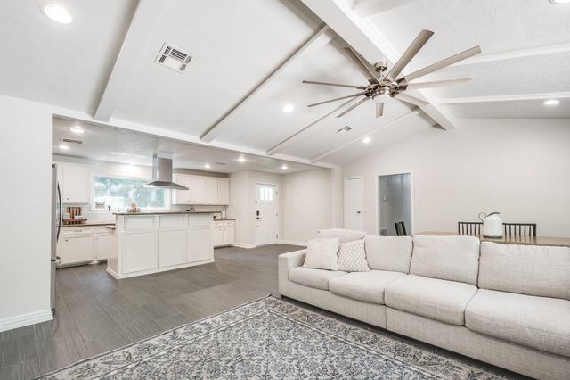 5907 Crosby Dayton Road, Crosby, TX 77532