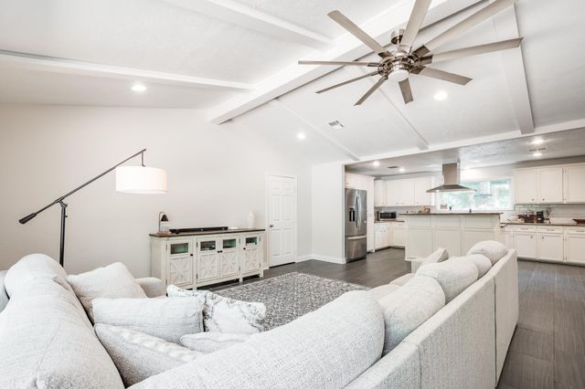 5907 Crosby Dayton Road, Crosby, TX 77532