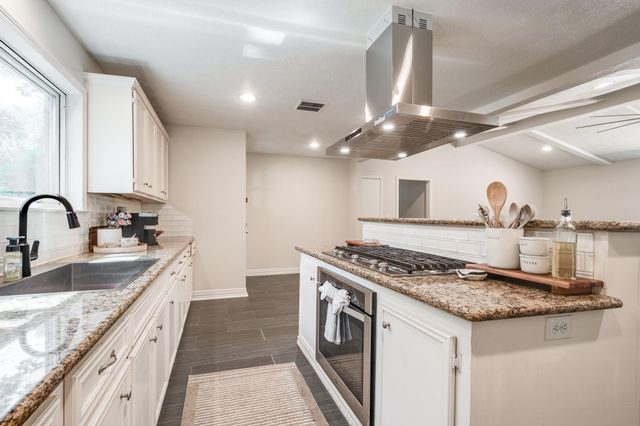 5907 Crosby Dayton Road, Crosby, TX 77532