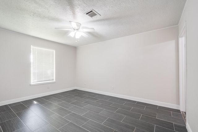 5907 Crosby Dayton Road, Crosby, TX 77532