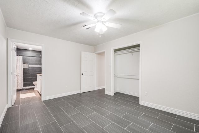 5907 Crosby Dayton Road, Crosby, TX 77532