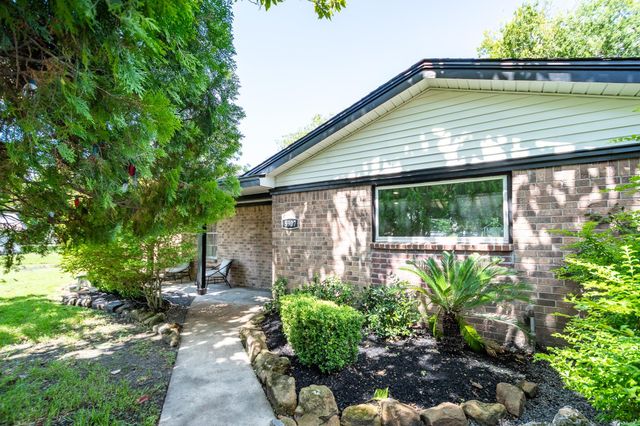 5907 Crosby Dayton Road, Crosby, TX 77532