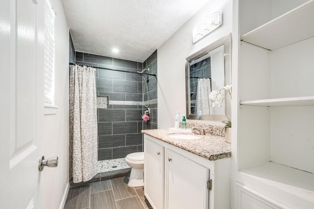 5907 Crosby Dayton Road, Crosby, TX 77532