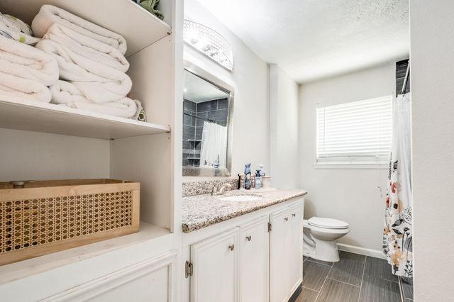 5907 Crosby Dayton Road, Crosby, TX 77532