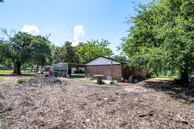 5907 Crosby Dayton Road, Crosby, TX 77532