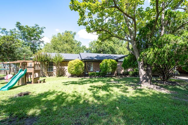 5907 Crosby Dayton Road, Crosby, TX 77532