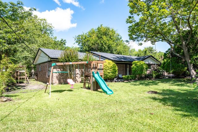 5907 Crosby Dayton Road, Crosby, TX 77532