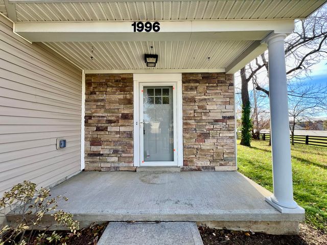 1996 Sandersville Road, Lexington, KY 40511