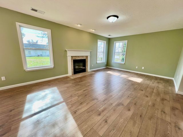 1996 Sandersville Road, Lexington, KY 40511