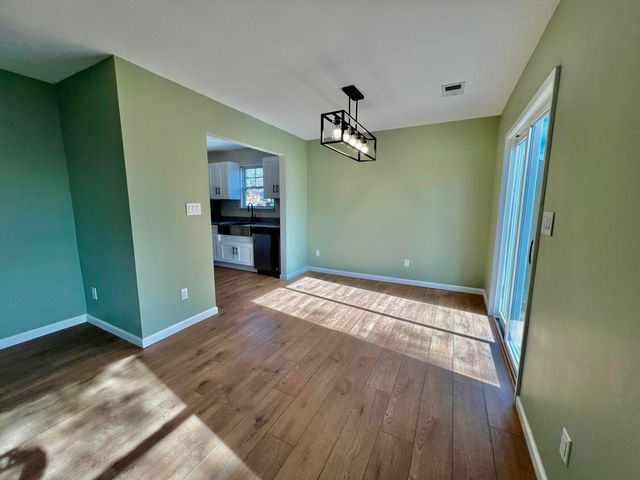 1996 Sandersville Road, Lexington, KY 40511