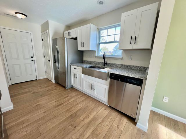 1996 Sandersville Road, Lexington, KY 40511