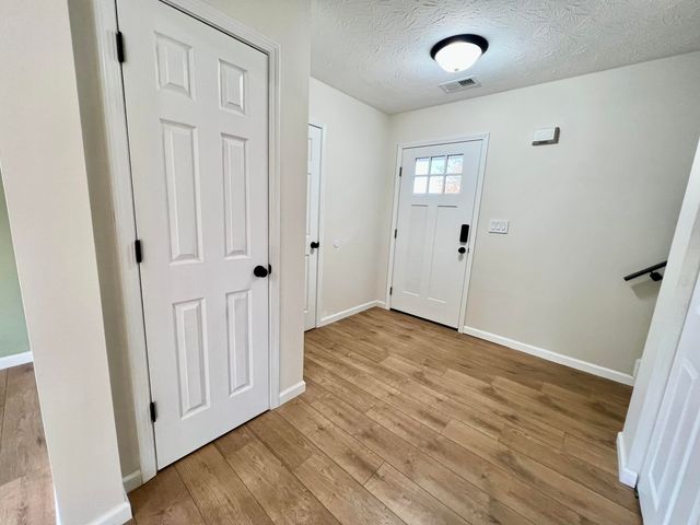 1996 Sandersville Road, Lexington, KY 40511