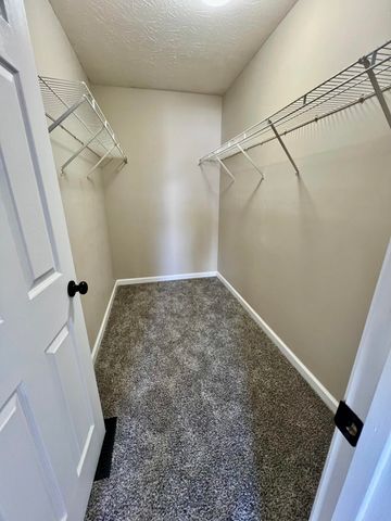 1996 Sandersville Road, Lexington, KY 40511