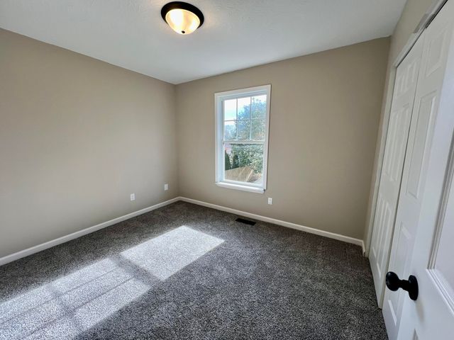 1996 Sandersville Road, Lexington, KY 40511