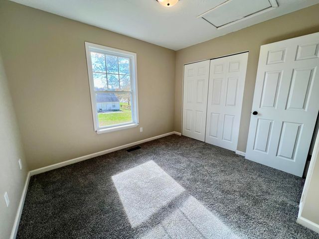 1996 Sandersville Road, Lexington, KY 40511