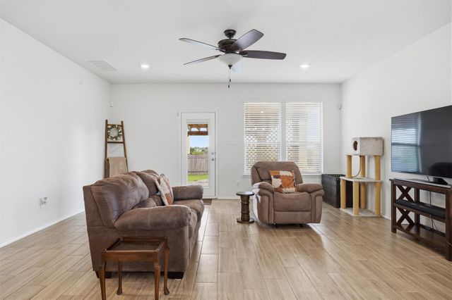 16616 Brogan LN, Pflugerville, TX 78660