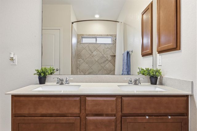 16616 Brogan LN, Pflugerville, TX 78660