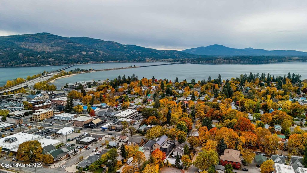 216 S 4th Ave, Sandpoint, ID 83864 photo 2