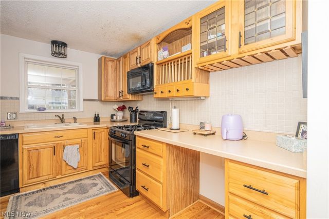 375 Sleepy Hollow Drive, Canfield, OH 44406