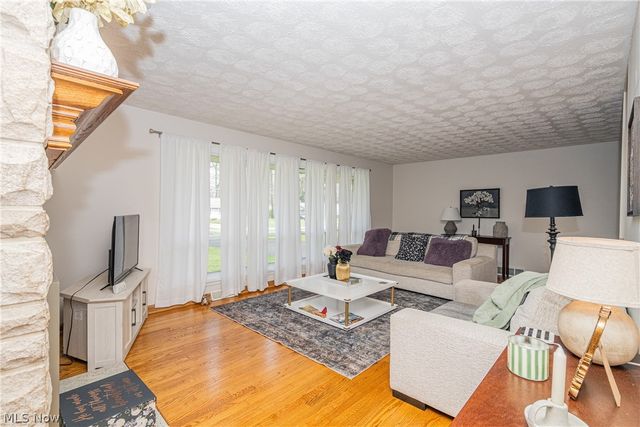 375 Sleepy Hollow Drive, Canfield, OH 44406