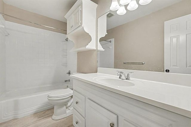 1921 E Cottonwood Terrace, Mustang, OK 73064