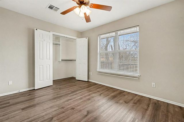 1921 E Cottonwood Terrace, Mustang, OK 73064