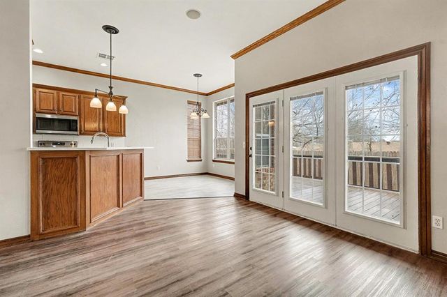 1921 E Cottonwood Terrace, Mustang, OK 73064