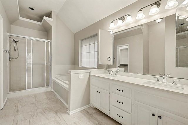 1921 E Cottonwood Terrace, Mustang, OK 73064