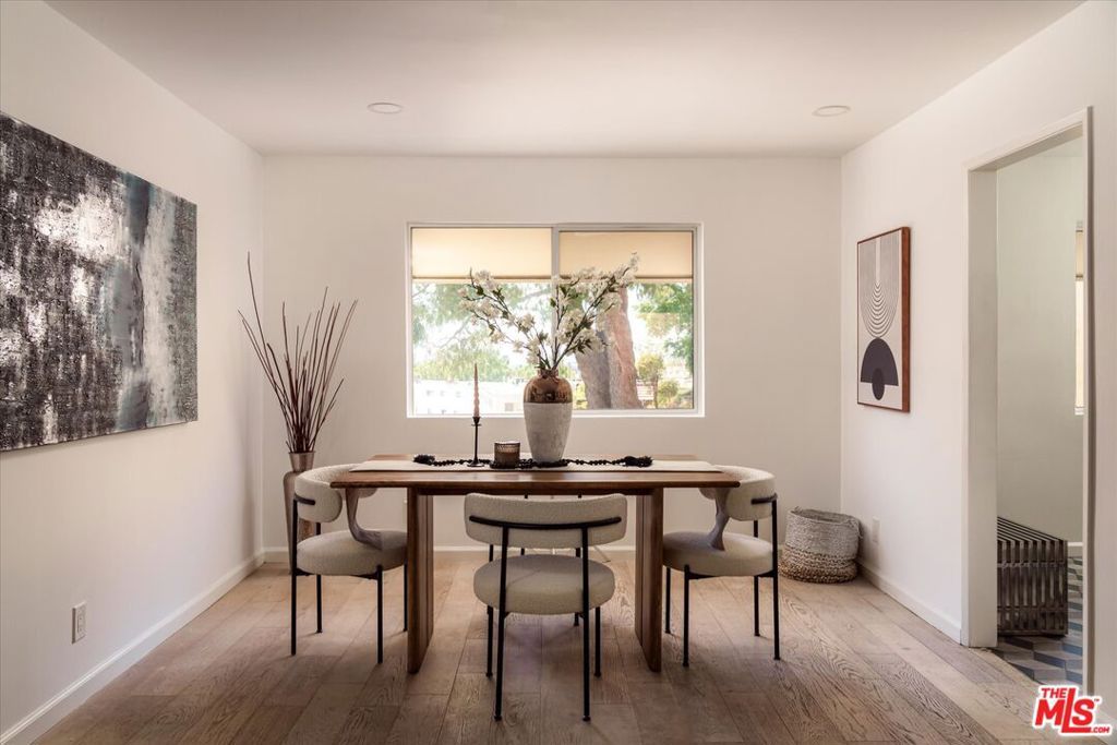 Image 11 of property listing at 9761 Via Pavia, Burbank, CA 91504