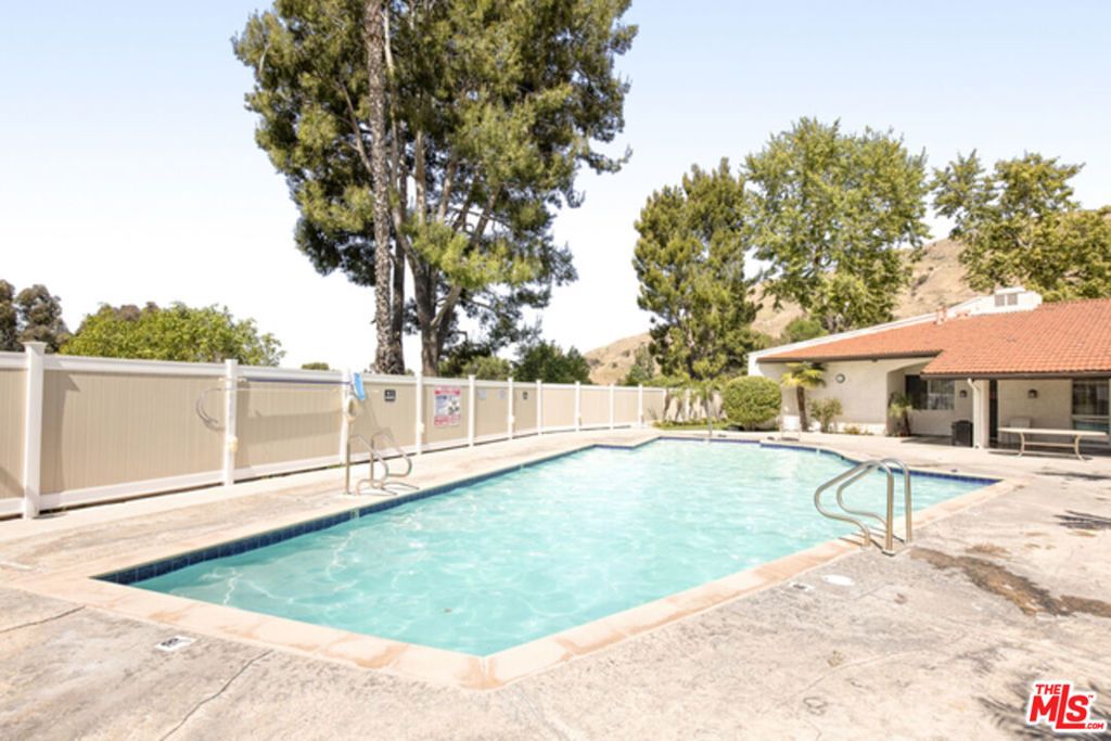 Image 35 of property listing at 9761 Via Pavia, Burbank, CA 91504