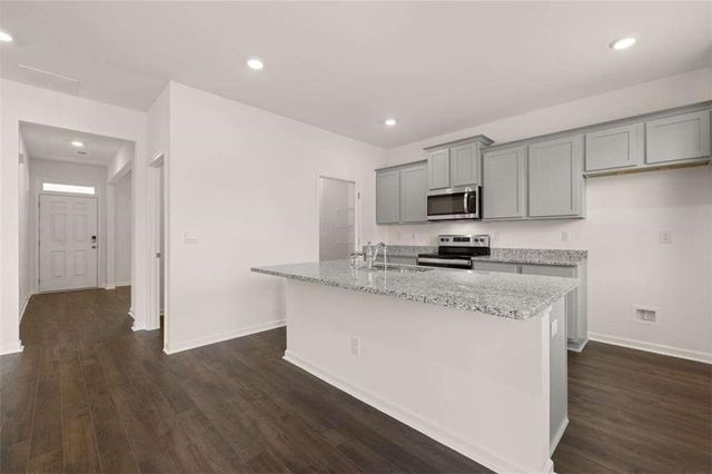 61 Weymouth Drive, Locust Grove, GA 30248