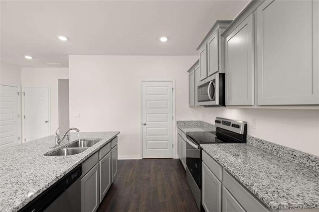 61 Weymouth Drive, Locust Grove, GA 30248