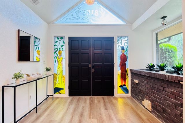8155 N Fowler Avenue, Clovis, CA 93619