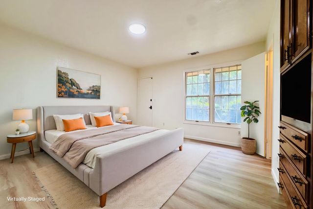 8155 N Fowler Avenue, Clovis, CA 93619