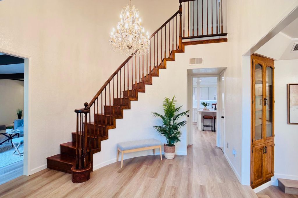 Image 14 of property listing at 8155 N Fowler Avenue, Clovis, CA 93619