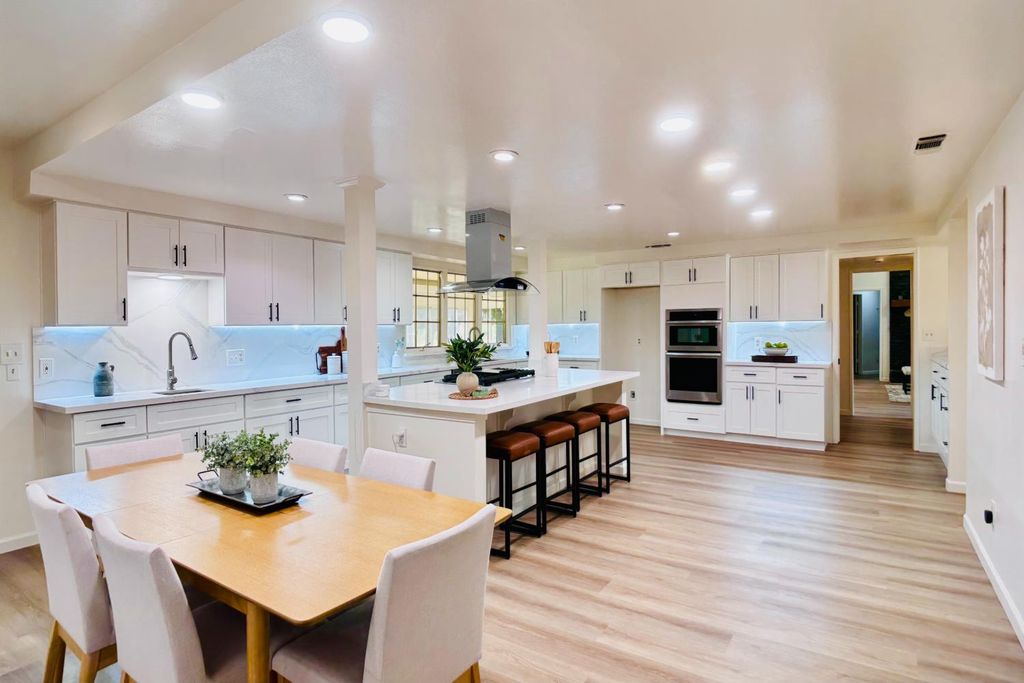 Image 19 of property listing at 8155 N Fowler Avenue, Clovis, CA 93619