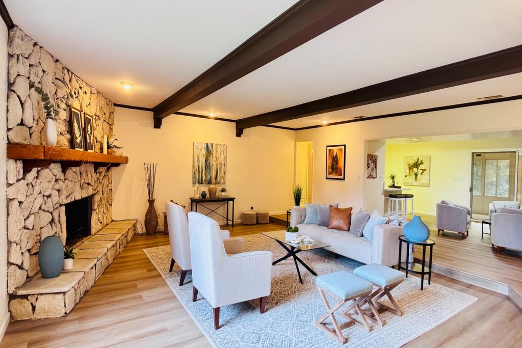 Image 24 of property listing at 8155 N Fowler Avenue, Clovis, CA 93619