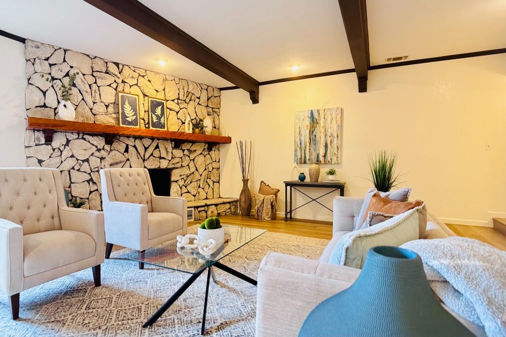 Image 25 of property listing at 8155 N Fowler Avenue, Clovis, CA 93619