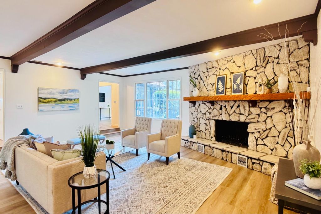 Image 26 of property listing at 8155 N Fowler Avenue, Clovis, CA 93619