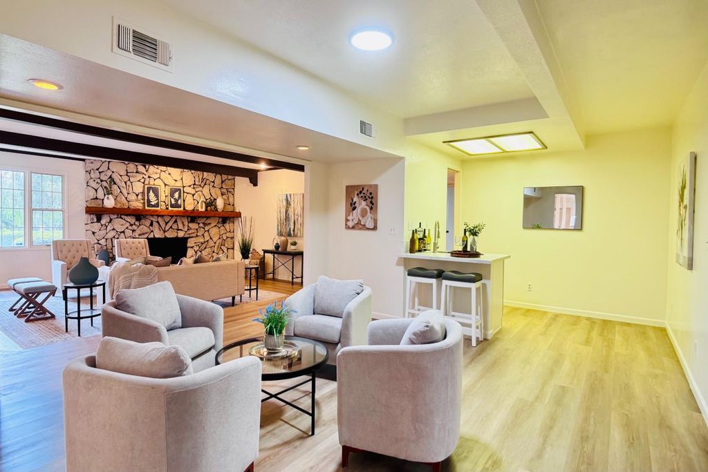 Image 28 of property listing at 8155 N Fowler Avenue, Clovis, CA 93619