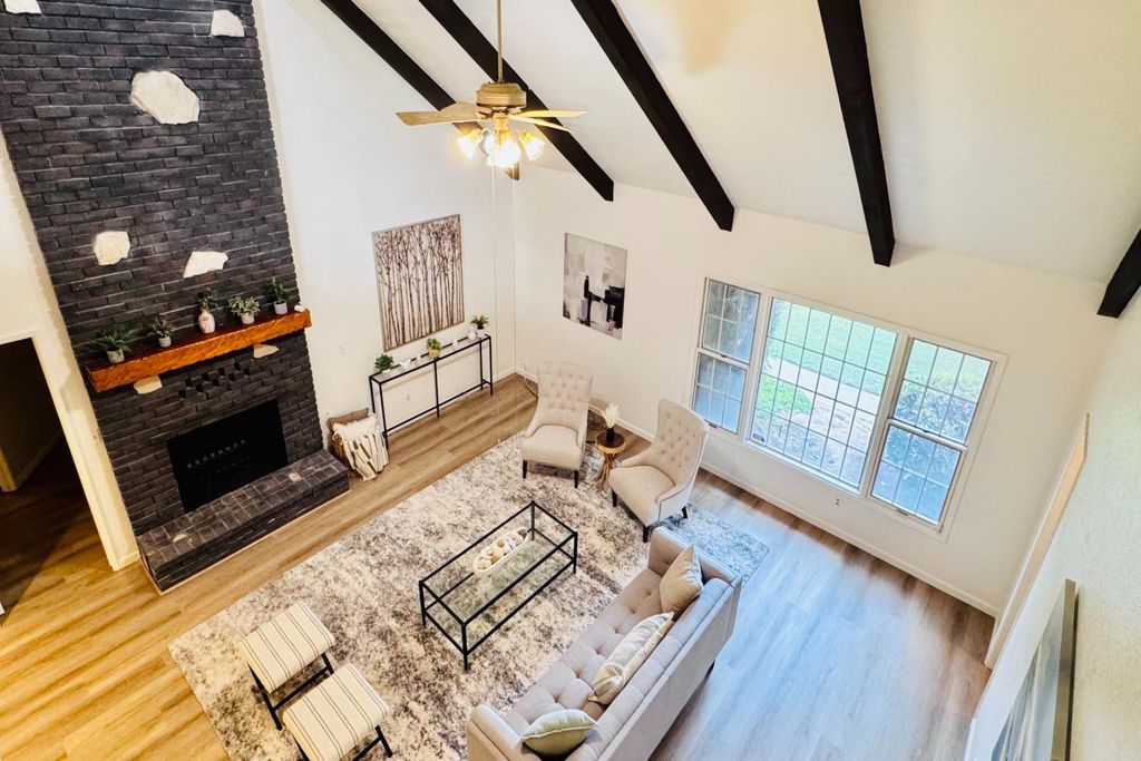 Image 35 of property listing at 8155 N Fowler Avenue, Clovis, CA 93619