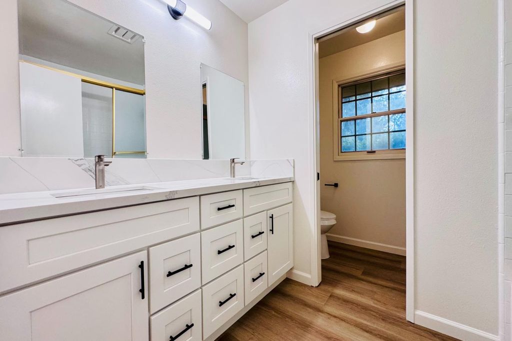Image 37 of property listing at 8155 N Fowler Avenue, Clovis, CA 93619