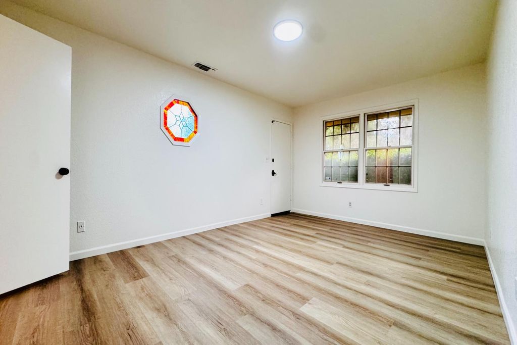 Image 39 of property listing at 8155 N Fowler Avenue, Clovis, CA 93619